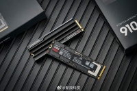 8TB固态硬盘重量单价超黄金，AI芯片短缺致价格飙升