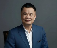 70岁黄宏生出狱再创业，跨界光伏、汽车狂揽650亿