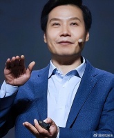 官媒亲自发文，56岁雷军再破天花板，让马云和所有亿万富豪沉默了