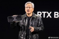 黄仁勋来华真实目的揭开！国产新一轮芯片材料出世，美日连夜建厂