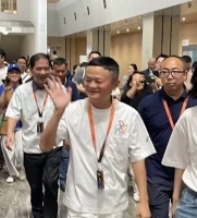 马云现身阿里总部走访千问项目组