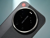 现在手机的潜望式长焦和大底主摄，哪一个对日常拍照的提升更明显？