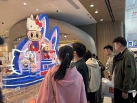 不再“买到即赚到”，LABUBU要靠什么火下去？