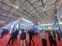 手机电脑至少涨两年？存储上游厂商“翻倍扩产”