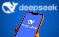 梁文锋赌对了！DeepSeek断臂适配国产芯片，估值翻倍领跑