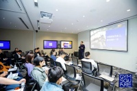 社交货币、运动空间：健身房快步走进商业地产