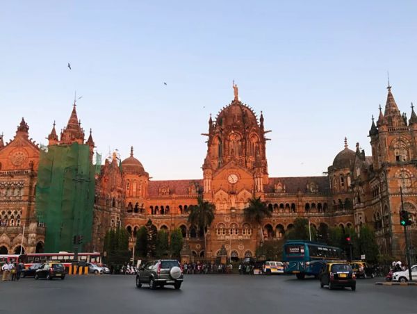 印度不仅有宝藏电影,我们更看到四亿新蓝海人群