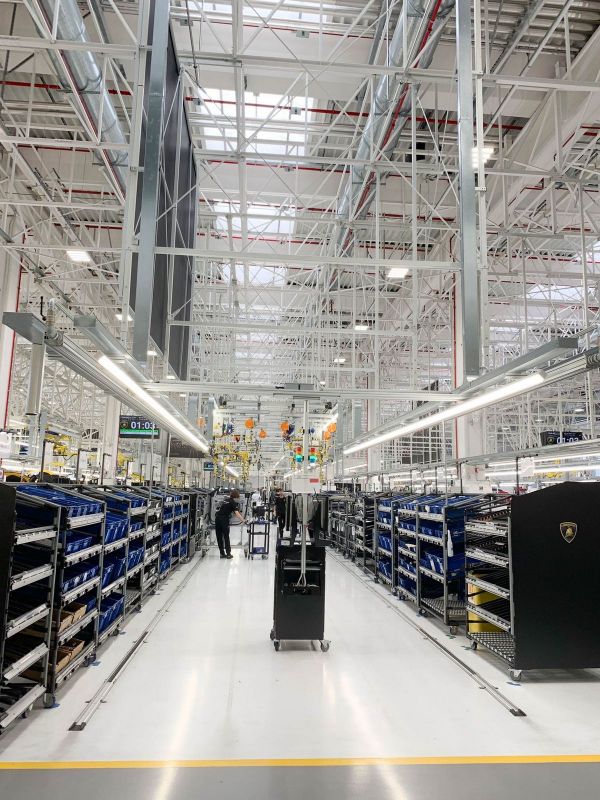 探访兰博基尼工厂（多图）：313万的SUV是如何造出来的？