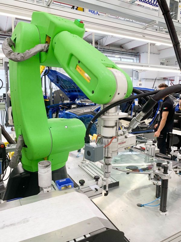 探访兰博基尼工厂（多图）：313万的SUV是如何造出来的？