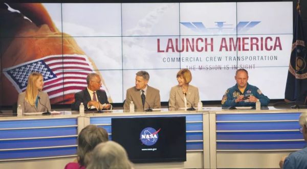 进军火星:贝索斯和马斯克的龟兔赛跑