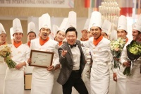 黄渤代言的新东方烹饪学校上市了，这个教育帝国的实控人为隐形富豪 | 钛快讯