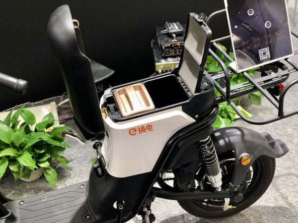 36氪新风向 | 缓解外卖小哥的里程焦虑,“3分钟换电”是被巨头看好的大生意