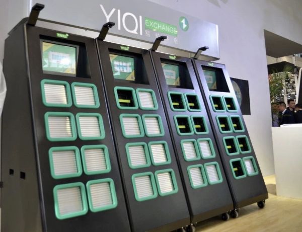 36氪新风向 | 缓解外卖小哥的里程焦虑,“3分钟换电”是被巨头看好的大生意