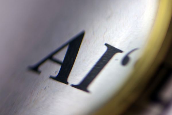 少数派的未来猜想 | 担心AI威胁人类?先担心人类不停“变笨”吧