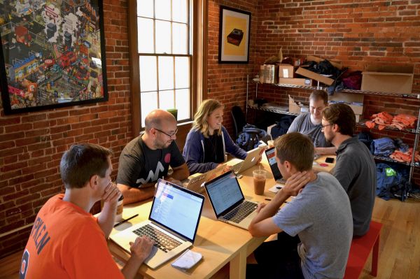 Dribbble联合创始人：十年创办设计师社区，我收获了20条经验