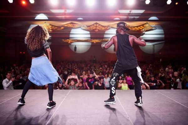 从舞蹈到健身,Zumba尊巴的派对式健身房