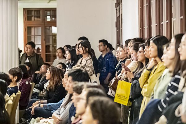 嗅觉经济起步，小众沙龙香品牌「时光馥」试水教育课程