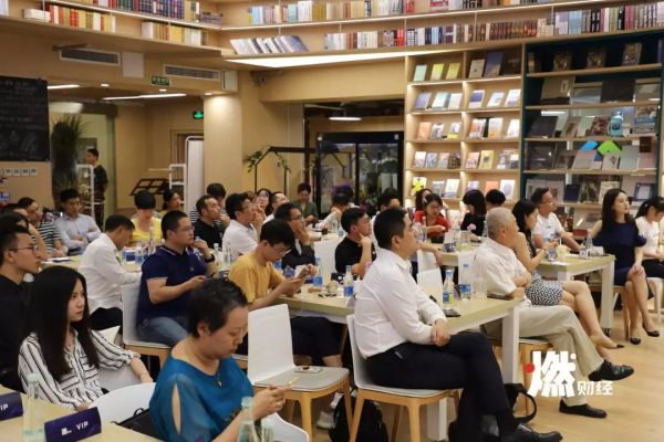 十问电子烟：魔鬼还是天使？