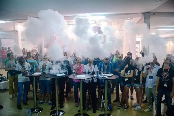 “瘾君子”逐梦互联网