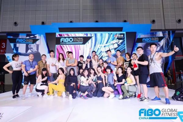 私教馆、美甲店、搏击馆:健身房大跨界,瑜伽节大热,以及一些健身新消息|健身周报