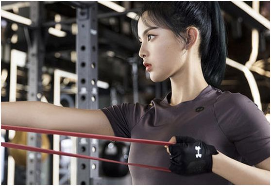 杨超越公司“上市”背后：新一代流量的资本术