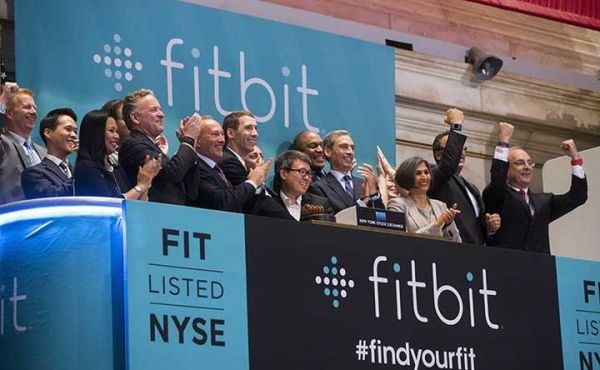 打不过 Apple Watch ，昔日可穿戴巨头 Fitbit 可能要卖掉了