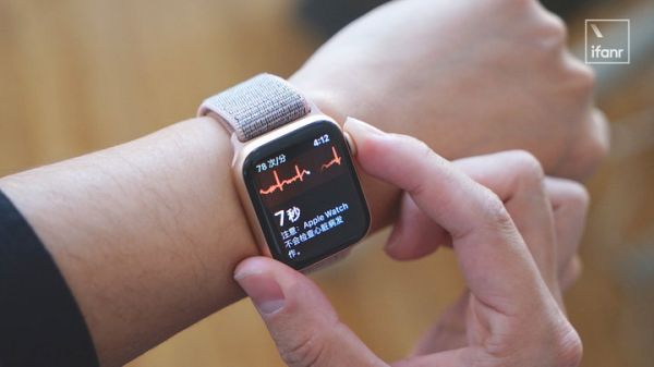 打不过 Apple Watch ，昔日可穿戴巨头 Fitbit 可能要卖掉了