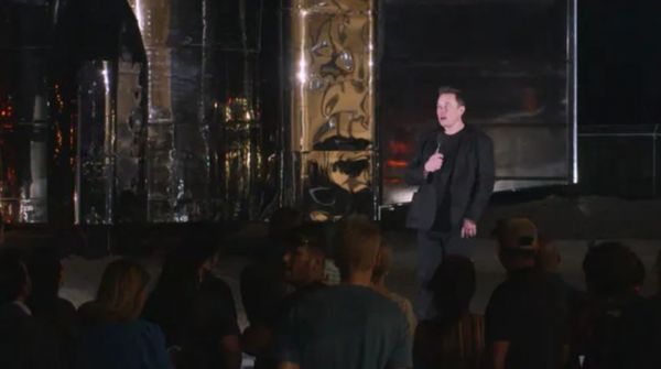 马斯克发布人类最强大“星际飞船”,SpaceX最早明年上火星