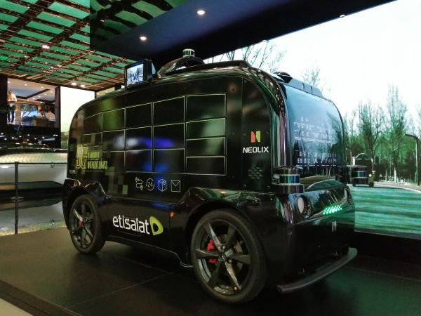 「新石器」无人车获5000台订单,与中东电商平台noon合作移动零售和物流配送