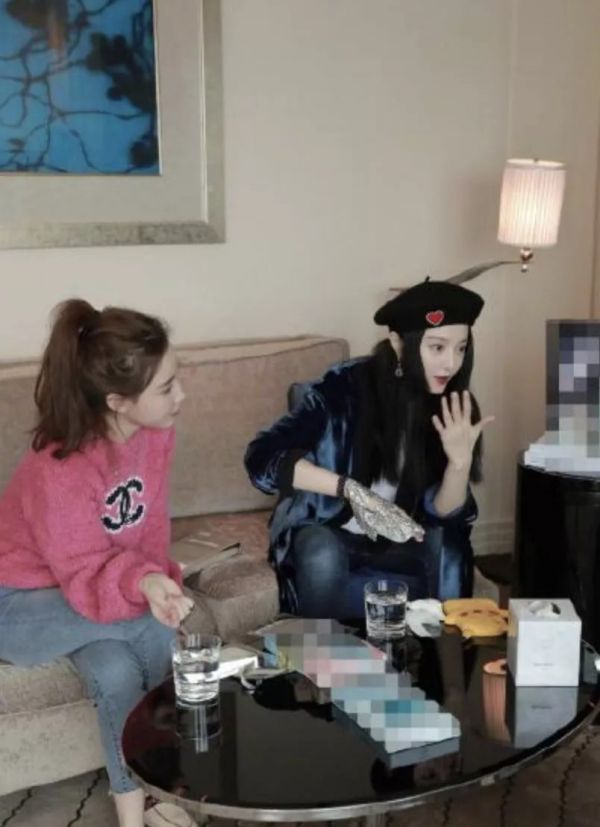 “大佬”李佳琦,“新人”张大奕