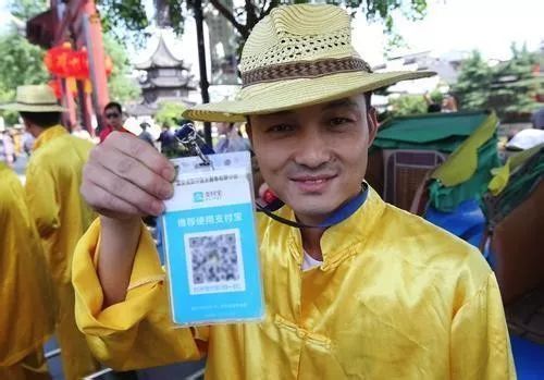 3000万人摆地摊,小买卖,大生意