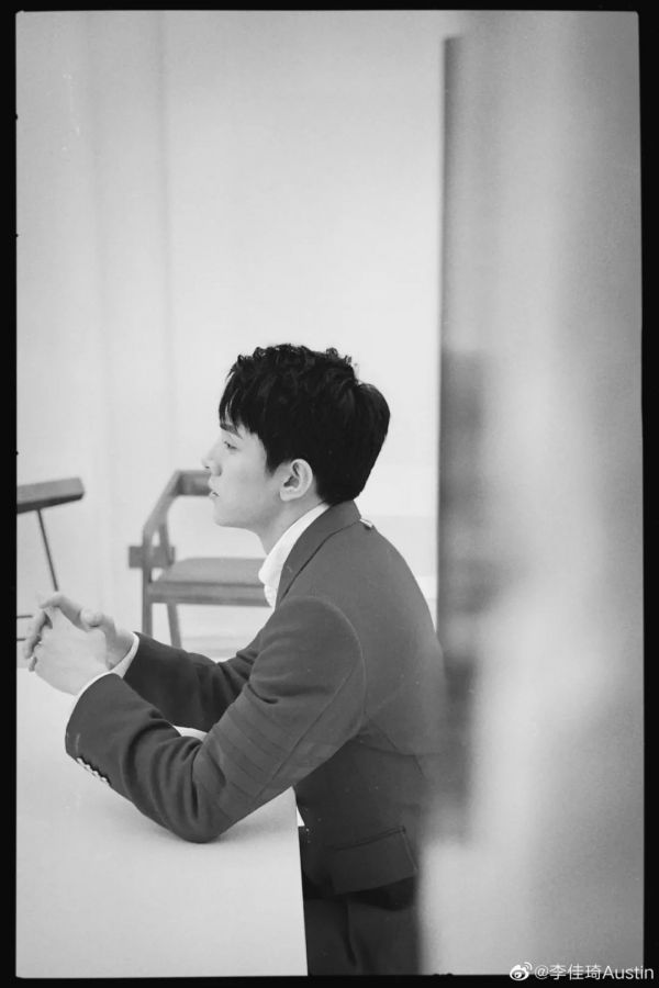 了不起的创变者 | 李佳琦吞下“红药丸”，成为商业世界的宠儿