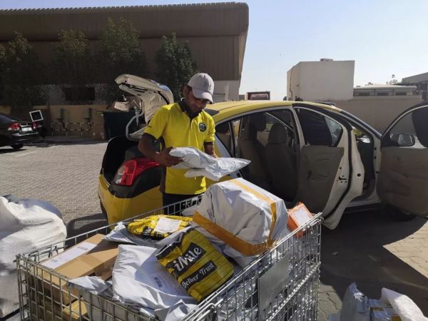 “不退货就叫警察把你抓起来！”中东快递小哥艰难的一天