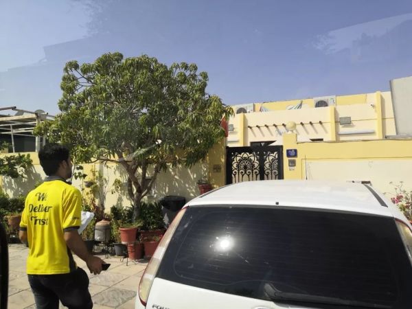 “不退货就叫警察把你抓起来！”中东快递小哥艰难的一天