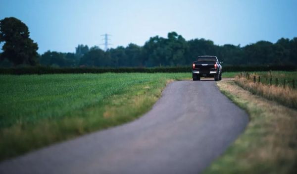 保险是“五环内”标配？到农村去，刷墙开大会，转化率超过30%