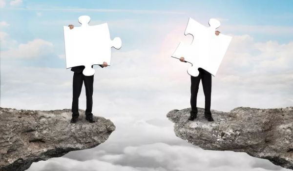 保险是“五环内”标配？到农村去，刷墙开大会，转化率超过30%