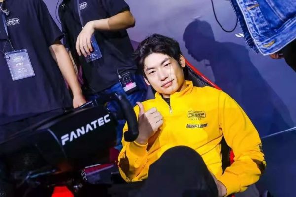 电竞与传统体育之间，或许只隔了一个F1电竞的距离