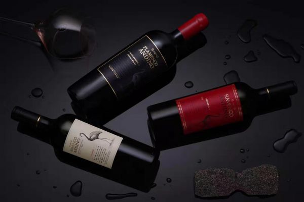 年增长率100%,「醉鹅娘」认为葡萄酒市场需要本土版“赤玉”