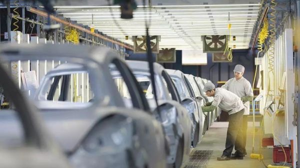 三问中国新能源汽车:补贴不反思,谁还会买“电动爹”?