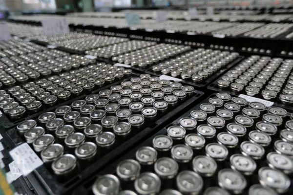 又一巨头倒下:负债近200亿,母公司市值暴跌九成濒破产