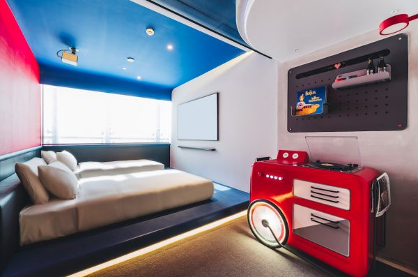 36氪专访 | 亚朵集团耶律胤:新技术带来智慧服务,亚朵LAB只是一个开端