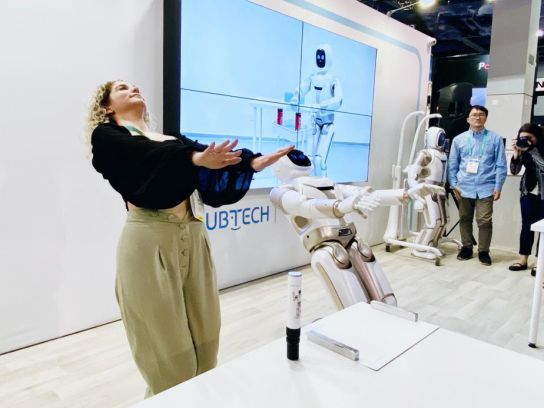 Walker 全新亮相 CES 2020,优必选科技继续探索 AI 机器人商业化