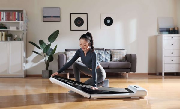 家庭健身需求上涨，「WalkingPad 走步机」提供了一个更容易坚持的方案