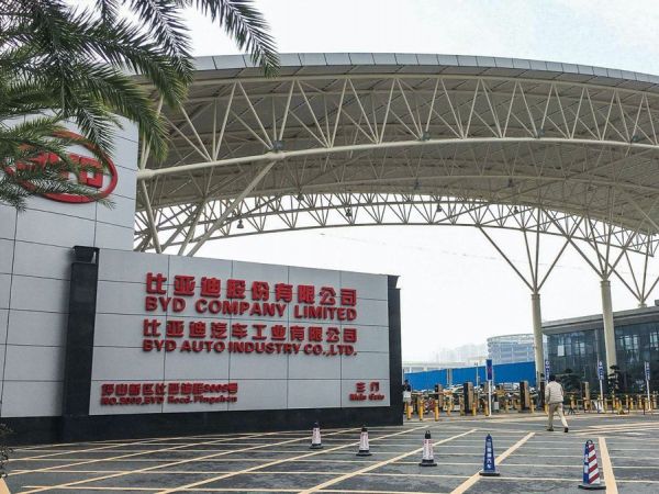 比亚迪联合创始人杨龙忠:狼来了,还纠结先迈哪只脚?跑就对了