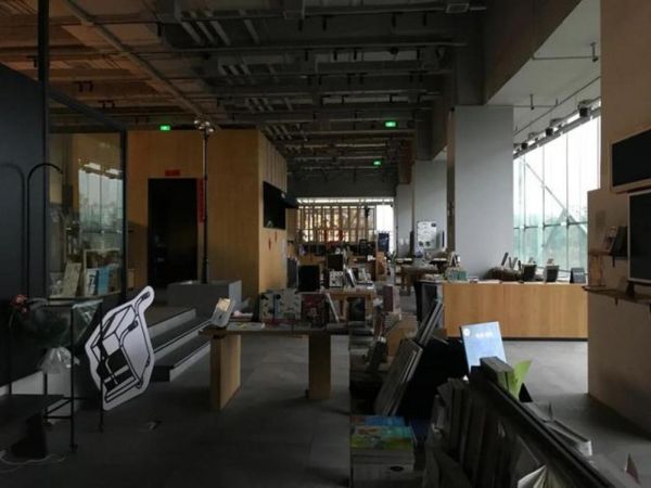 疫情时期,闭店中的单向空间杭州店