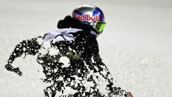 功能饮料江湖鏖战:健力宝含恨没落,东鹏特饮欲执牛耳