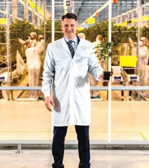 在一个有争议的行业,如何成为先驱