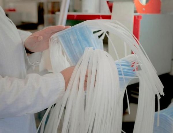 疯狂的口罩「印钞机」:月入千万,我亲历的一夜暴富