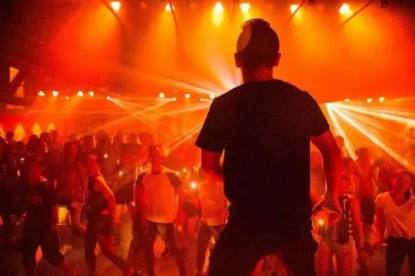 A轮融资数千万元,Justin&Julie Fitness和它背后的健身团操大生意