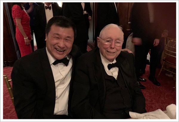 他，芒格口中的中国巴菲特，传闻中的巴菲特接班人